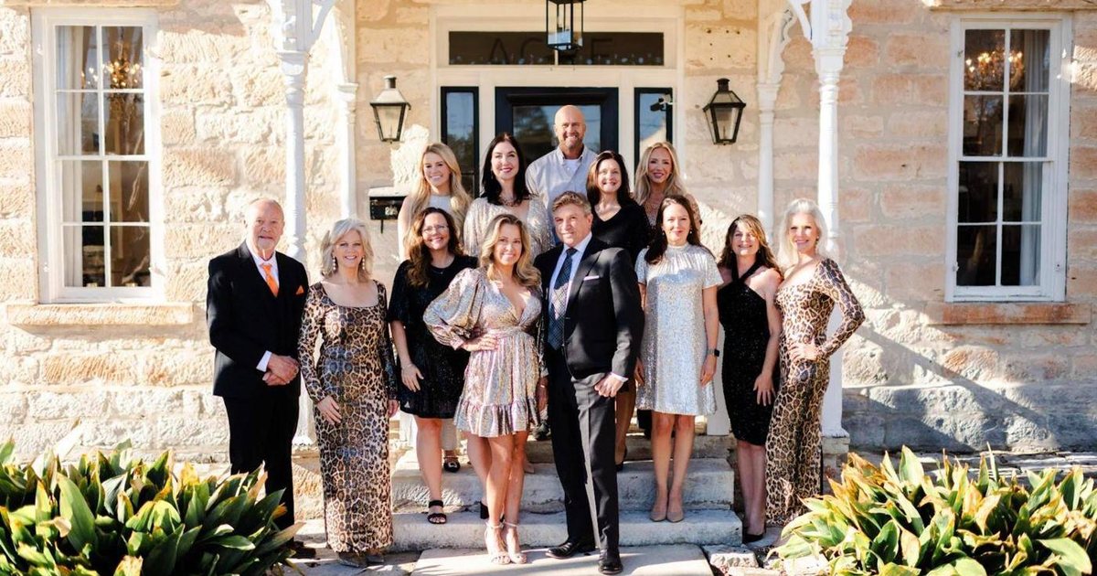 Why I Work With Absolute Charm Real Estate Group